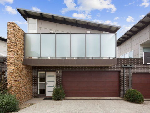 Central To Cowes - Accommodation Asia 0