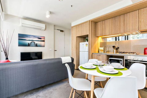 Complete Host 50 Claremont St Apartments - Accommodation Guide 25