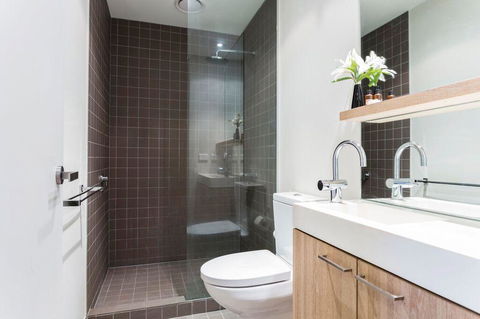 Complete Host 50 Claremont St Apartments - Accommodation Guide 24