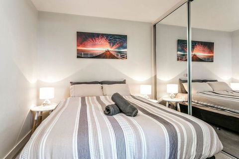 Complete Host 50 Claremont St Apartments - Accommodation Guide 21