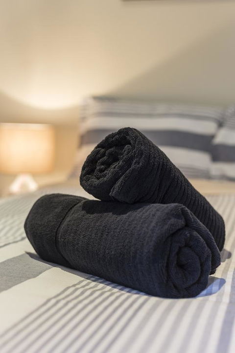 Complete Host 50 Claremont St Apartments - Accommodation Guide 8