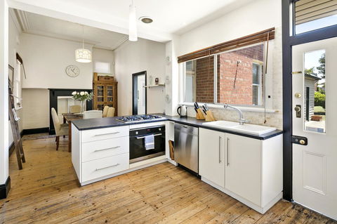 Windermere Fitzroy - Rejuvenate Stays - Accommodation Guide 2