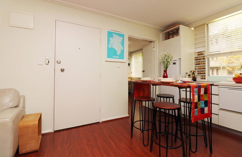Colour Pop Fitzroy - 3 Bedroom Pet Friendly - Accommodation Asia 21