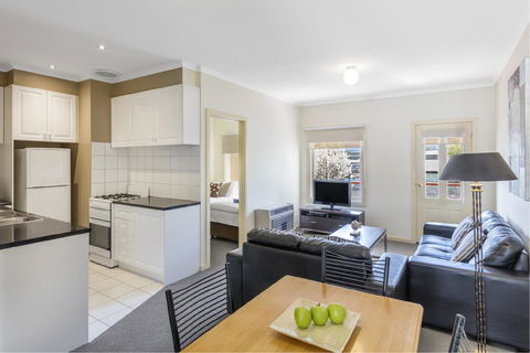 Hawthorn Gardens Serviced Apartments - Accommodation Guide 2