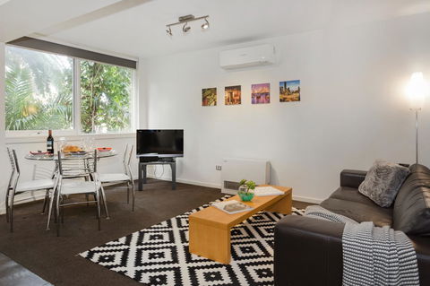 Melbourne Villa - Accommodation Asia 2