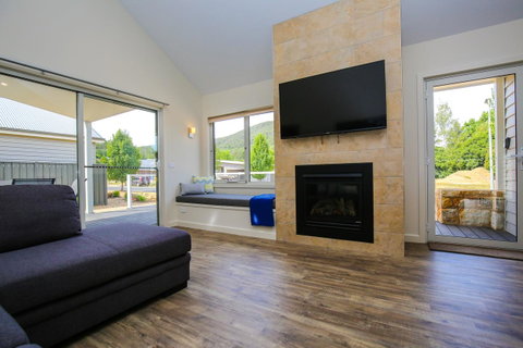 Amber Mist Villa Two - Accommodation Guide 0