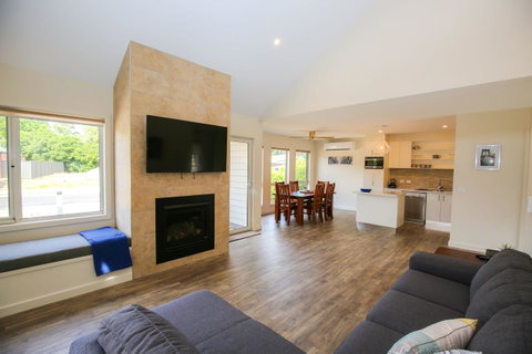 Amber Mist Villa Two - Accommodation Guide 21
