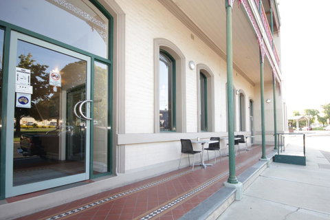 Mitchell River Tavern - Accommodation Guide 6