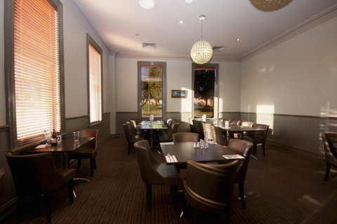Mitchell River Tavern - Accommodation Guide 7