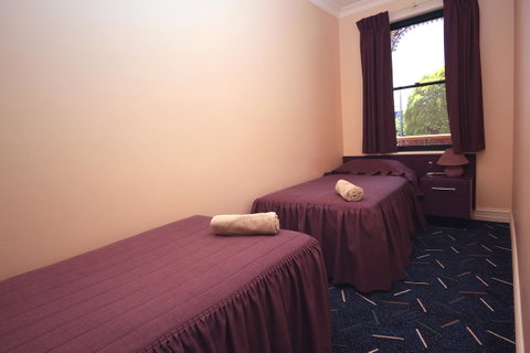 Mitchell River Tavern - Accommodation Guide 26