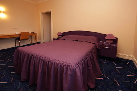 Mitchell River Tavern - Accommodation Guide 22