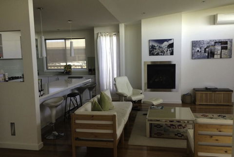 19 Glen Eagles Close - Accommodation Asia 6