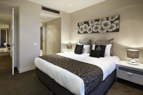 Melbourne Luxury Collection - Accommodation Guide 13