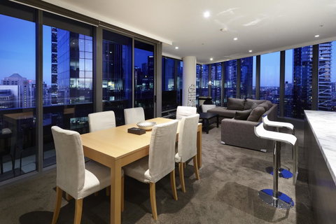 Melbourne Luxury Collection - Accommodation Guide 2