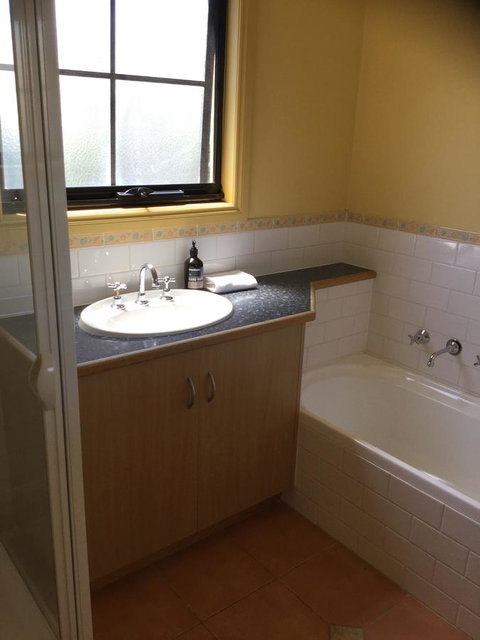 At The Beach Apartments - Accommodation Asia 9