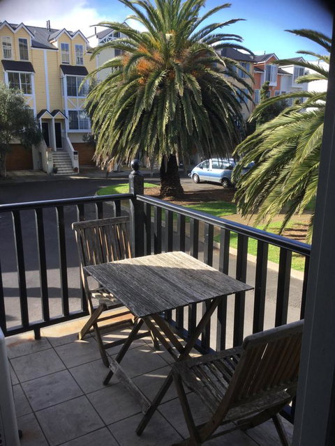 At The Beach Apartments - Accommodation Asia 10