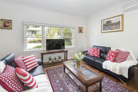 Hillside House - Accommodation Asia 3