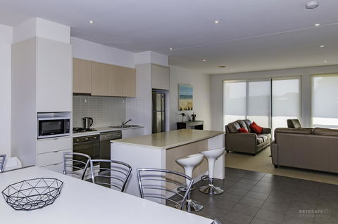 Torquay Golf Retreats - Pool, Beach, Tennis, Golf - Accommodation Asia 1