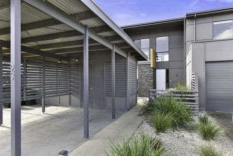 Torquay Golf Retreats - Pool, Beach, Tennis, Golf - Accommodation Asia 4