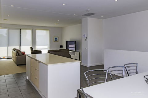 Torquay Golf Retreats - Pool, Beach, Tennis, Golf - Accommodation Asia 3