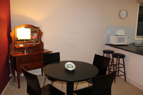 Australian Home Away @ Box Hill 2 Bedroom - Accommodation Asia 9