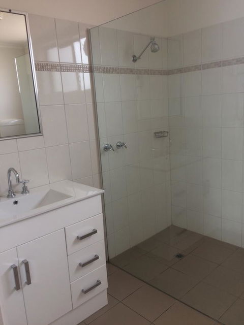 Ambassador Motor Inn - Accommodation Asia 28
