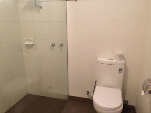 Ambassador Motor Inn - Accommodation Asia 18