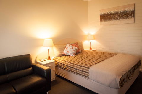 Ambassador Motor Inn - Accommodation Asia 33