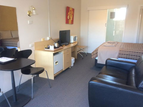 Ambassador Motor Inn - Accommodation Asia 20