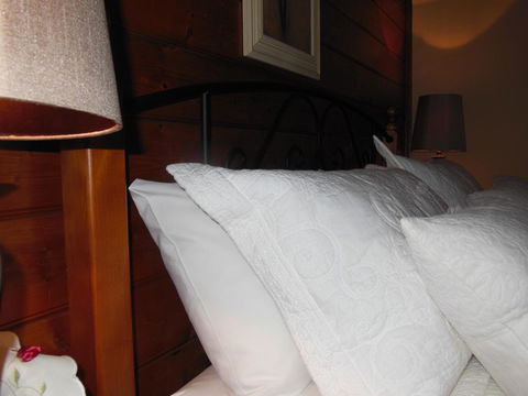 Airleigh-Rose Cottage - Accommodation Asia 32