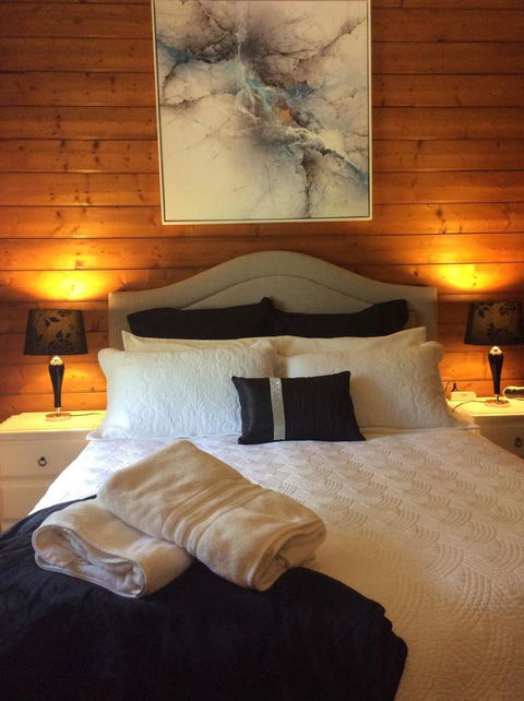 Airleigh-Rose Cottage - Accommodation Asia 6