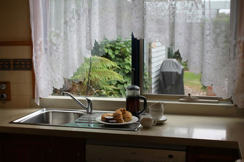 Airleigh-Rose Cottage - Accommodation Asia 33