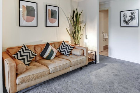Southbank Tower Apartments - Accommodation Guide 4