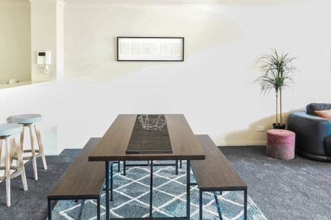 Southbank Tower Apartments - Accommodation Guide 6