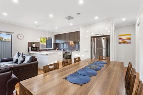 Biggs Villas Melbourne - Accommodation Guide 17