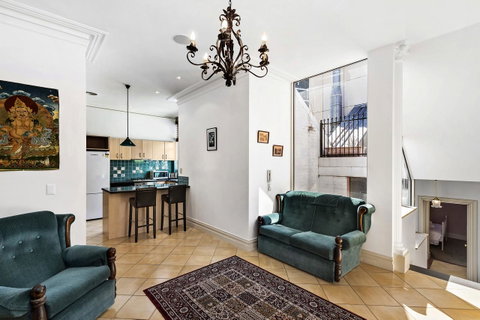 Hanna - Beyond A Room Private Apartments - Accommodation Guide 6