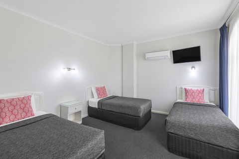 Cathedral Motor Inn - Accommodation Asia 11