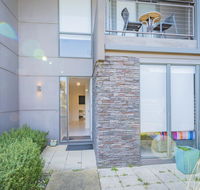 Stylish 3 Bedroom Condo - Accommodation Asia