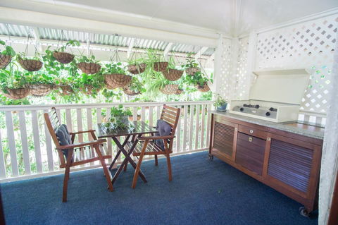 Debbie\'s Place - Accommodation Asia 33