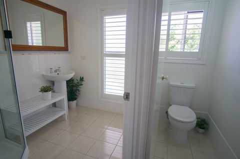 Debbie\'s Place - Accommodation Asia 30