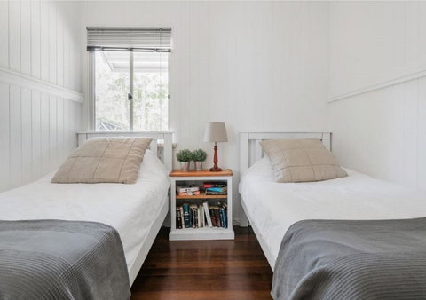 Lake Weyba Noosa Lodge & Kangaroos - Accommodation Asia 10