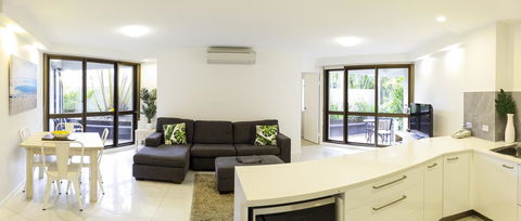 Ocean Breeze Resort - Accommodation Asia 11