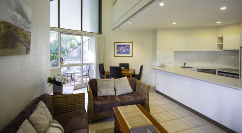 Ocean Breeze Resort - Accommodation Asia 38