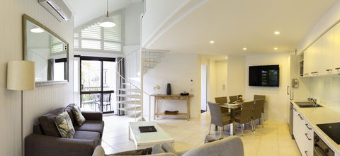 Ocean Breeze Resort - Accommodation Asia 32