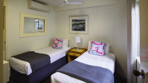 Ocean Breeze Resort - Accommodation Asia 40