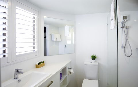 Ocean Breeze Resort - Accommodation Asia 21