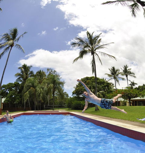 Nomads Airlie Beach - Accommodation Asia 24