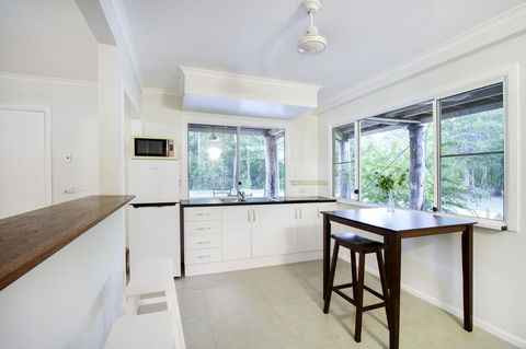 Airlie Beach Eco Cabins - Adults Only - Accommodation Asia 37