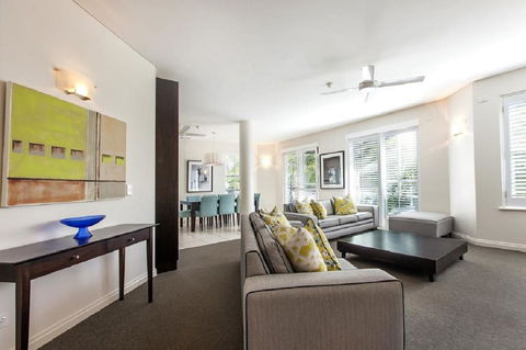 Emerald Noosa - Accommodation Asia 7