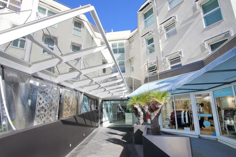 Emerald Noosa - Accommodation Asia 2